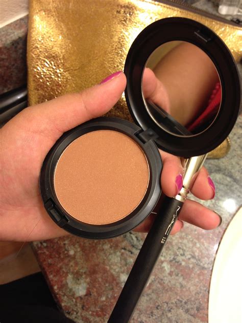 mac sun kissed bronzer.